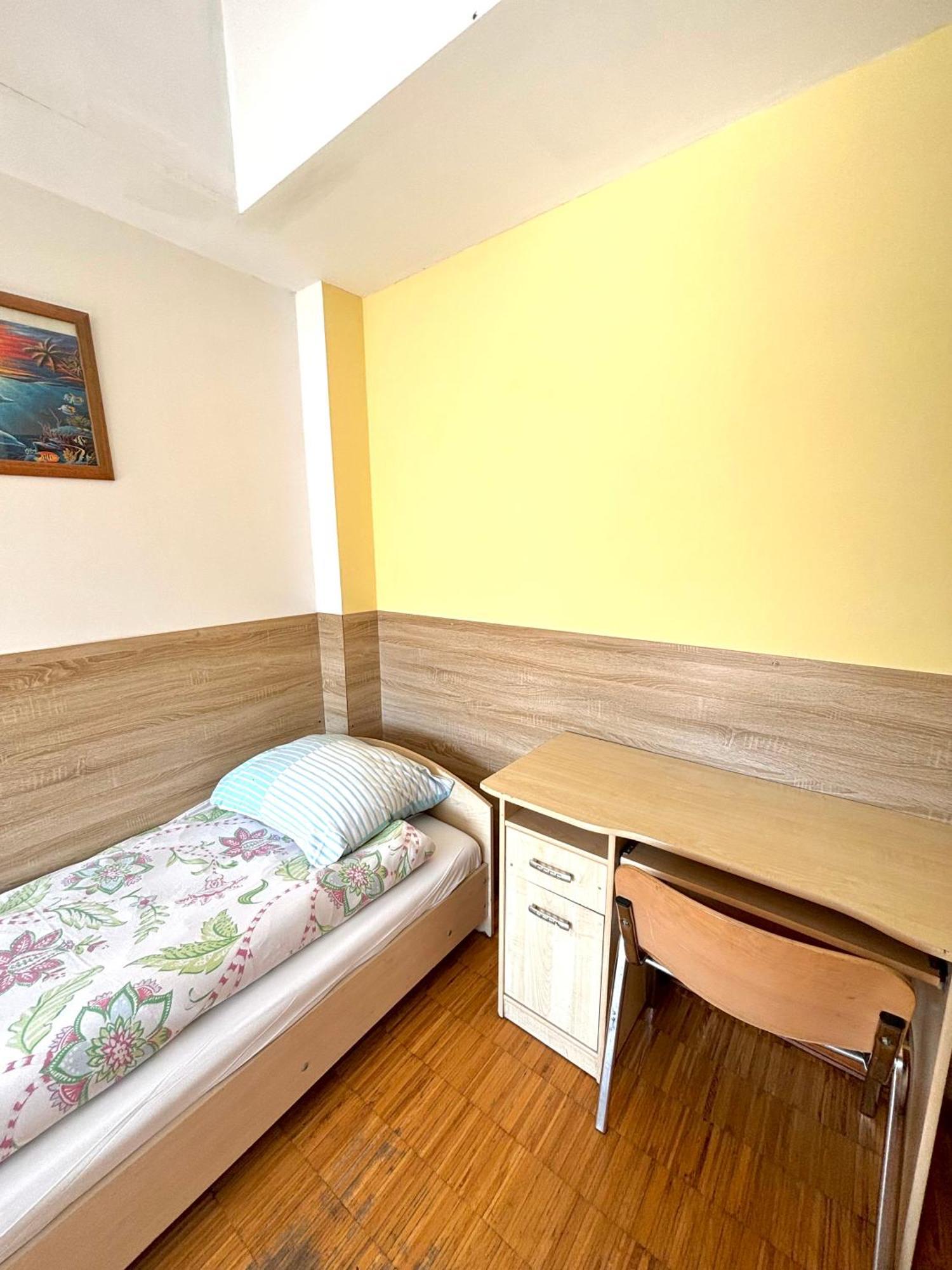 Hostel Nuove Frontiere Nysa Exterior foto